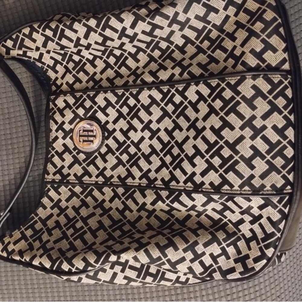 Tommy Hilfiger purse